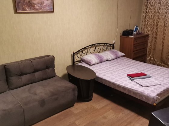 Посуточно 2х к.кв середина пр. А. Поля Дніпро