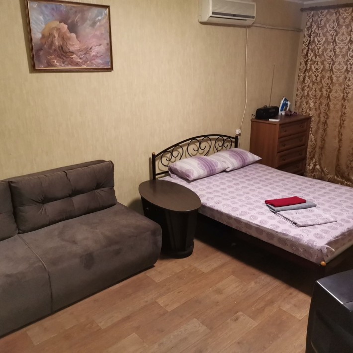 Посуточно 2х к.кв середина пр. А. Поля - фото 1