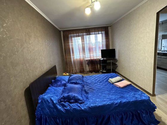 Квартира подобово/біля лікарні 6-й : на бш/дуже чист/військовим знижки