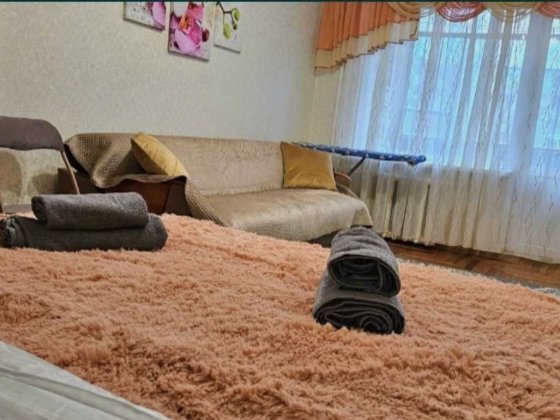 Оренда подобово 1к кв. Космос, 1 ЖД , Обл. Лікарня, АТБ, Варус