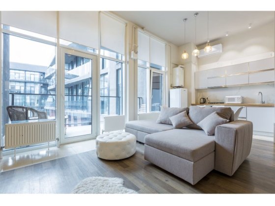 Апартаменти подобово на Чорновола в будинку Авалон, з великою терасою. Львов