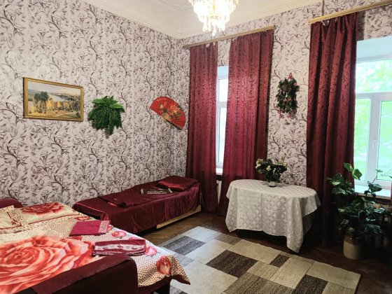 Дерибасовская  3х комнатная Одесса