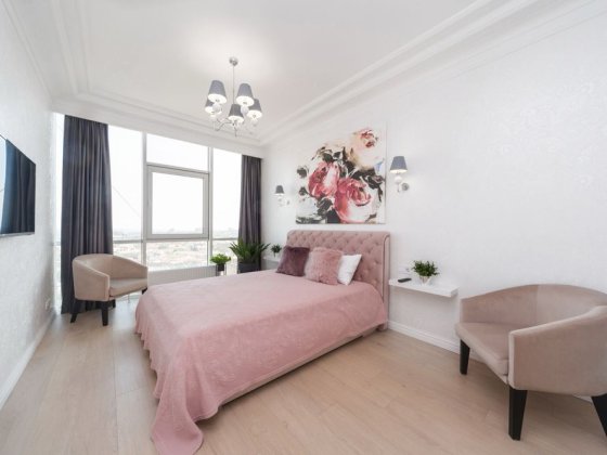 Стильна квартира з панорамою моря | Центр Одеси | Оренда подобово Одеса