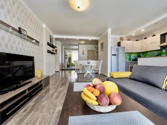 Двохкімнатна метро Лівобережна подобово Киев