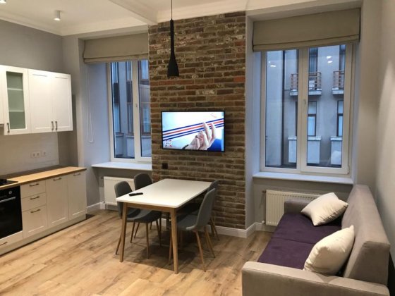 Від власника, центр, дешево і комфортно,є інтернен,стоянка,документи. Львов