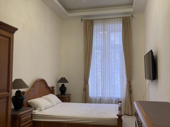 Деребасовская дом возле оперного Одесса