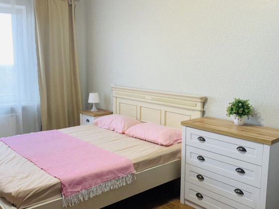 1к квартира Глушкова Теремки Іподром посуточно подобово Киев