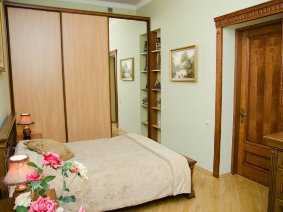 Вокзал центр погодинно подобово вільна свободна сегодня Львов