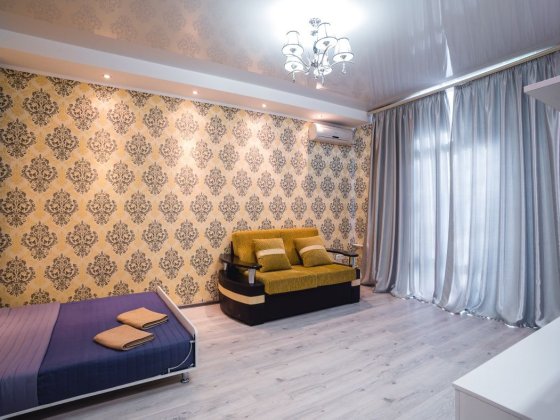 Однокімнатна квартира в самісенькому центрі міста (подобово) Дніпро