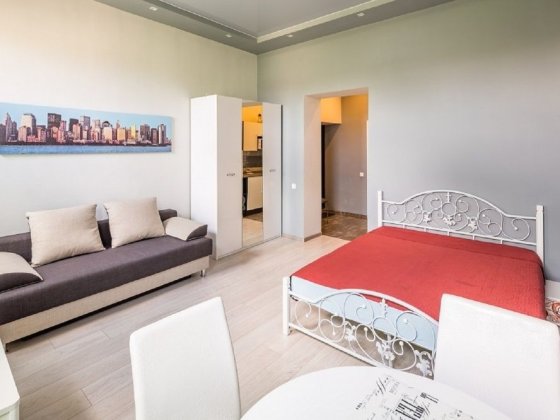 Квартира біля вокзалу з дизайнерским ремонтом в стиле "хай тек" Львов