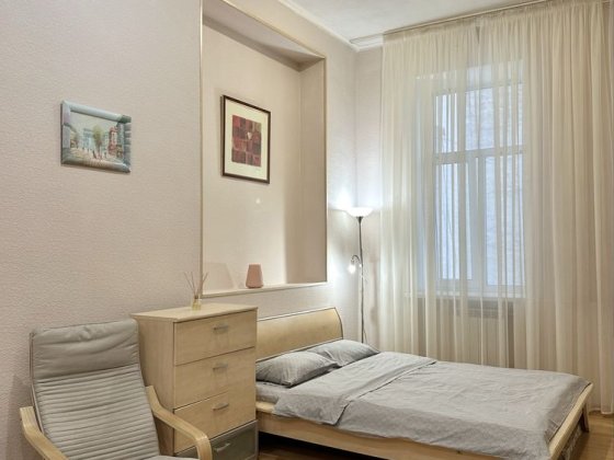 Подоба аренда на Майдані Незалежності. Костьольна 9. Центр Київ Киев