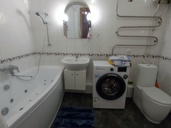 Посуточно 2- раздельная сталинка, Пл Льва Толстого, ул.Шота Руставели Київ