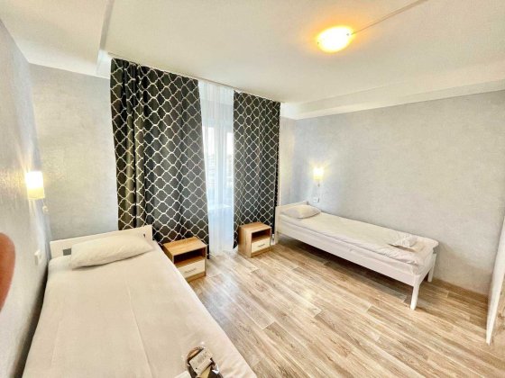 Раздельный номер посуточно рядом с м. Выставочный Центр Киев