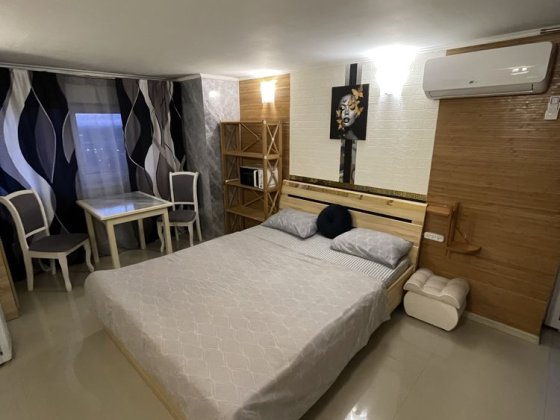 Посуточно смарт с балконом без комиссии,Таирова,Левитана Одеса