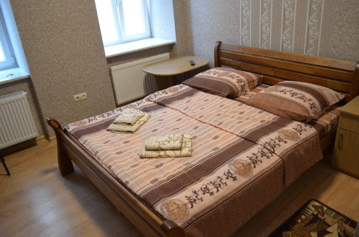 Квартири подобово пл. Ринок 12 - фото 1