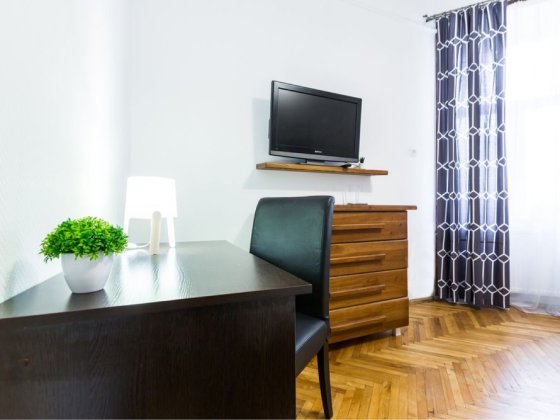 Романчука 12, однокімнатна кв в центрі, подобово,1 поверх, власник Львов