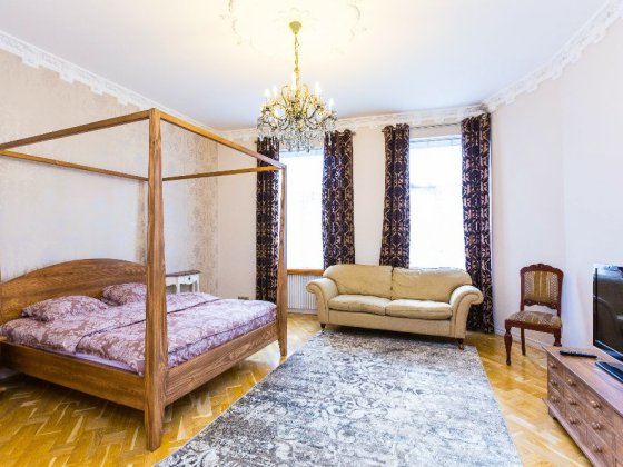 Після ремонту,апартаменти біля Оперного, власник,стоянка для автомобіл Львов