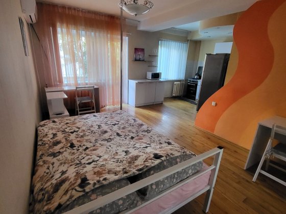 Сдам посуточно 1к.кв студию Дом мебели/Филатова/Черёмушки Одеса