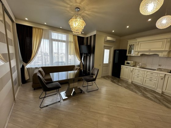 СВОБОДНА с 7.06 СВОЯ,Аркадия,посуточно Кадорр 43 жемч.,Каманина Одеса