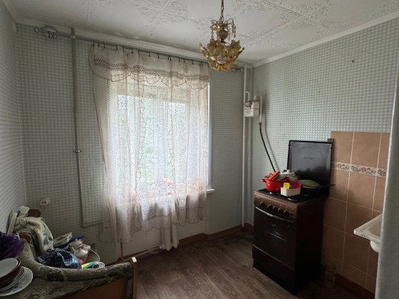 Продам 2к г.Счастье ул.Матросова Луганськ