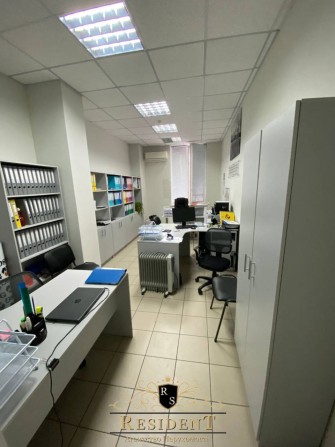 Продаж Офіс в центрі міста з орендарями - фото 1