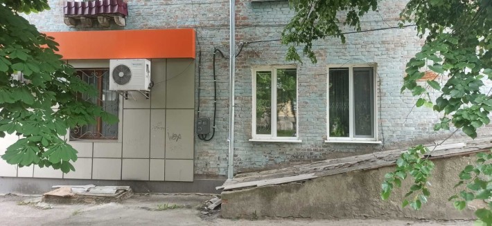 Центр 1-поверх Житомирська, продам квартиру - фото 1
