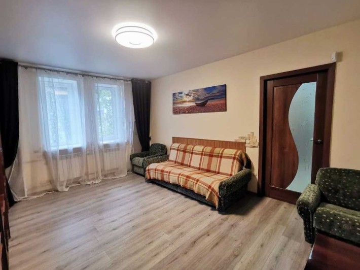 Продаж, 2-кімнатна квартира з ремонтом + гараж - фото 1