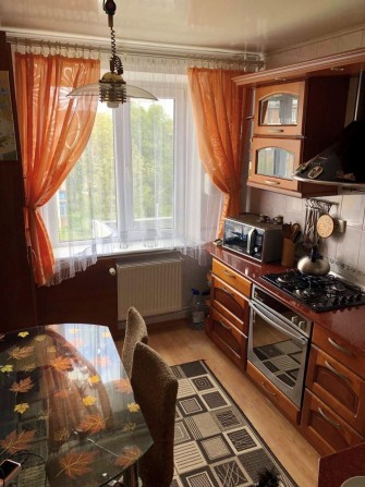 Продається трикімнатна квартира з індивідуальним опаленням - фото 1