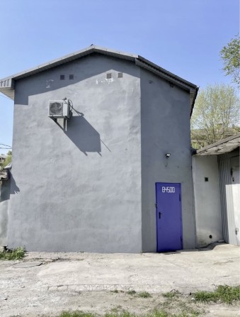 Продам жильё в центре 42кв.м. по типу квартиры Торг без комиссии - фото 1