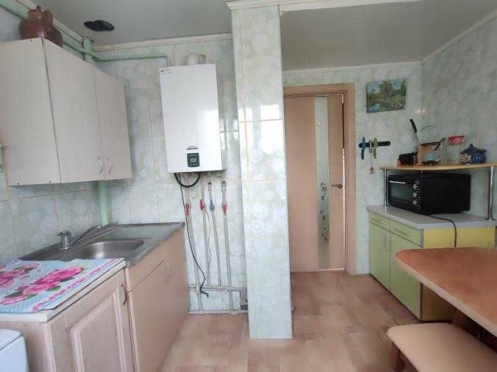 Продам гарну 3-х кімнатну квартиру в Дергачах - фото 1
