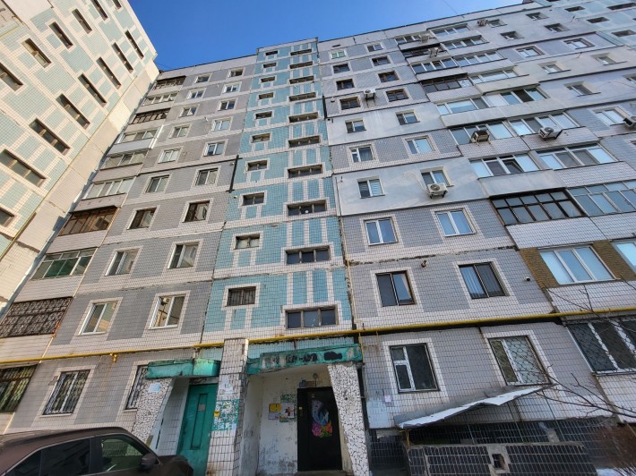Продам трёхкомнатную крупногабаритную квартиру. Левый берег. 5 мкр. - фото 1