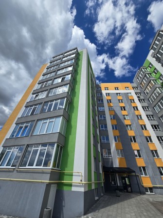 Нова та сучасну квартира з ремонтом - фото 1
