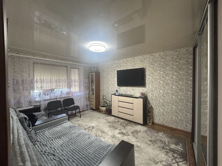 Продажа 2 к кв 10 мкр л/б Є відновлення! - фото 1