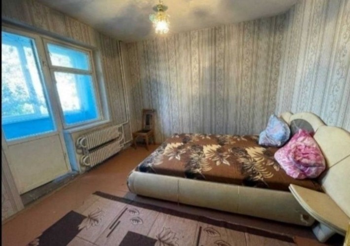 Продам 4х. ком. 4мик. (Начало микрорайонна) - фото 1