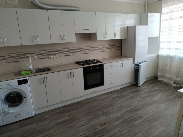 Продам велику однокімнатну квартиру  в р- ні Моноліт - фото 1