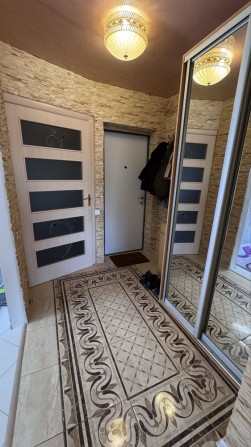 Продам 3-кімнатну квартиру в центрі - фото 1