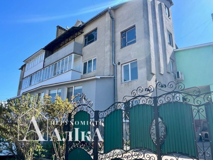 Продам дворівневу квартиру з власним гаражем - фото 1