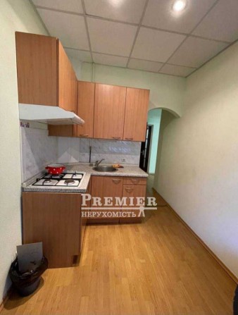 Продам 3 кімн. квартиру у 2 поверх. будинку - фото 1