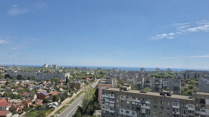 Большая двухкомнатная квартира с ремонтом - фото 1