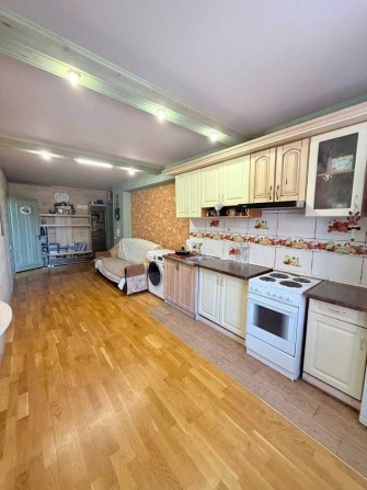 Простора 1-кімнатна квартира, 50,5 м² у новому будинку! - фото 1