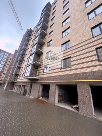 Продам 1-кімнатну квартиру в новому будинку в центрі міста - фото 1