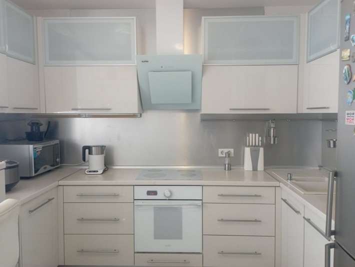 Продам 2х комн 80 м.кв с( можно сделать 3 комн) супер евро  Коцюбинско - фото 1