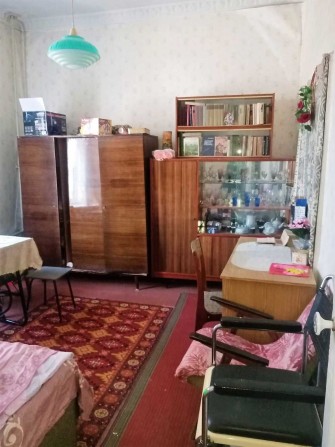 Продається 3 кімнатна сталінка в центрі - фото 1