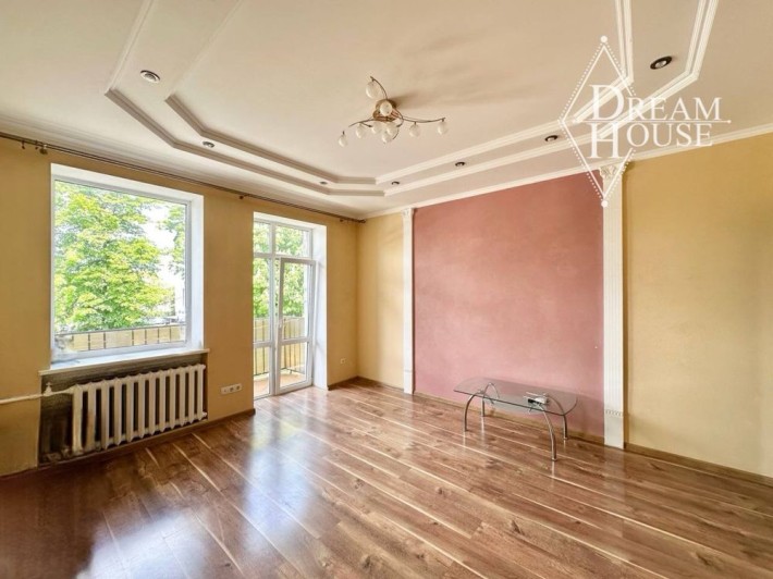 Продаж 2 кімнатної квартири в центрі міста, сталінка - фото 1