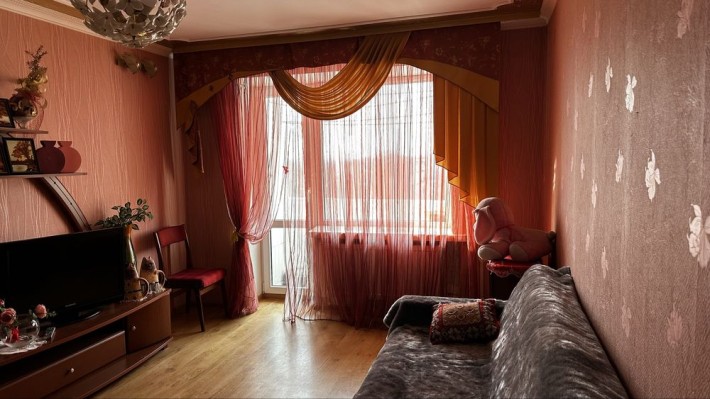 Продається трьохкімнатна  квартира з індивідуальним опаленням - фото 1
