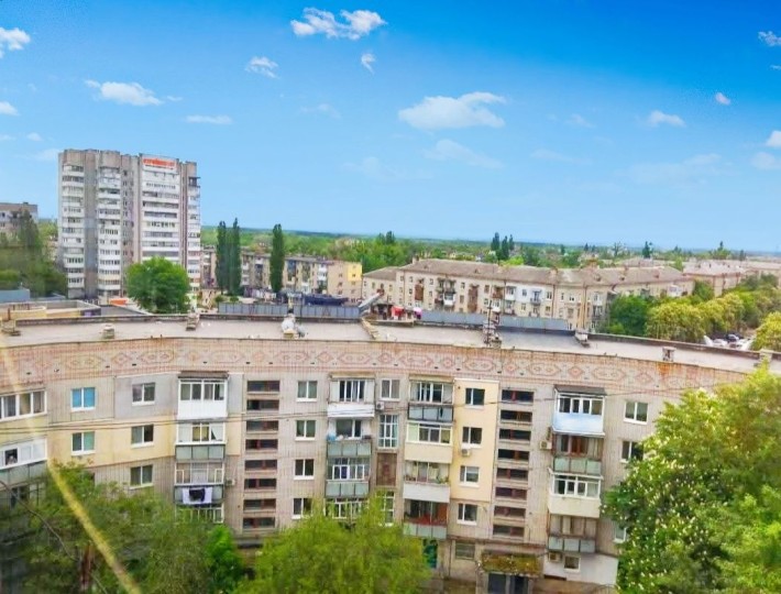 ПРОДАМ 3-кімнатну квартиру в самому серці м.Самар.

Квартира розташова - фото 1
