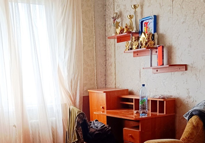 Продам квартиру в шикарному районі (Артема),  3 к., + мебл. та техніка - фото 1
