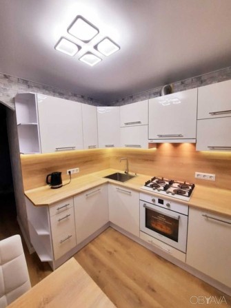 В продаже 1 комнатная квартира в центре. - фото 1