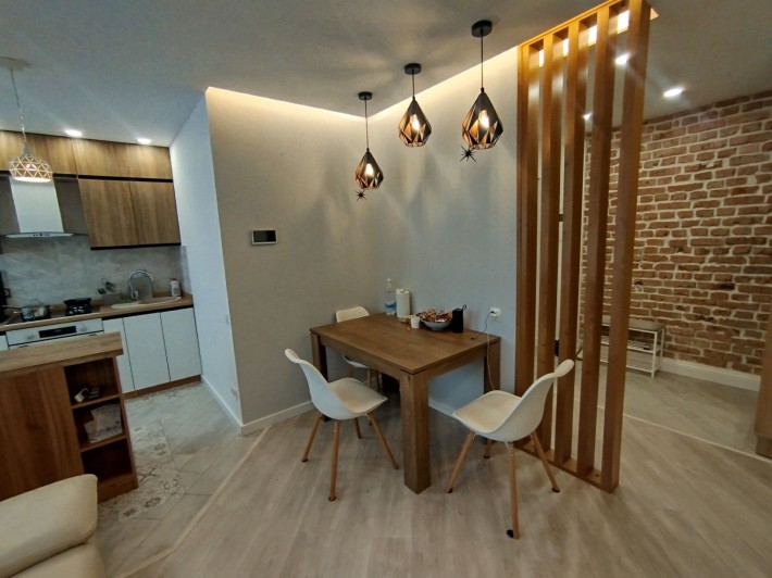 2 кімнатна квартира 50м². Центр міста. Нові меблі та побутова техніка. - фото 1