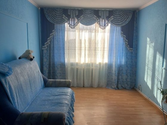 Продам 3-х кімнатну квартиру Хотин